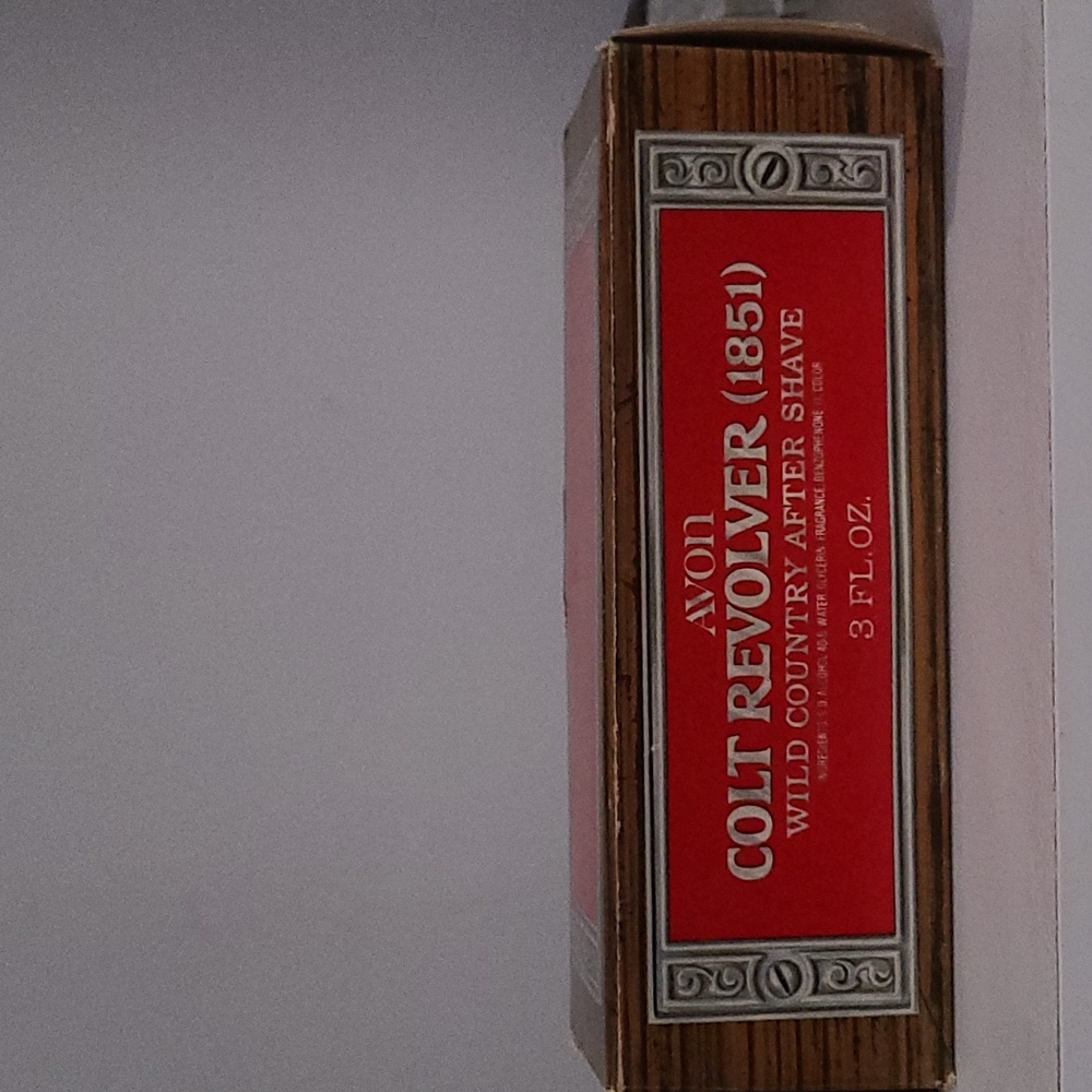 AVON Colt Revolver 1851 Wild Country Aftershave Decanter Empty w/ Original Box!! - Picture 6 of 16